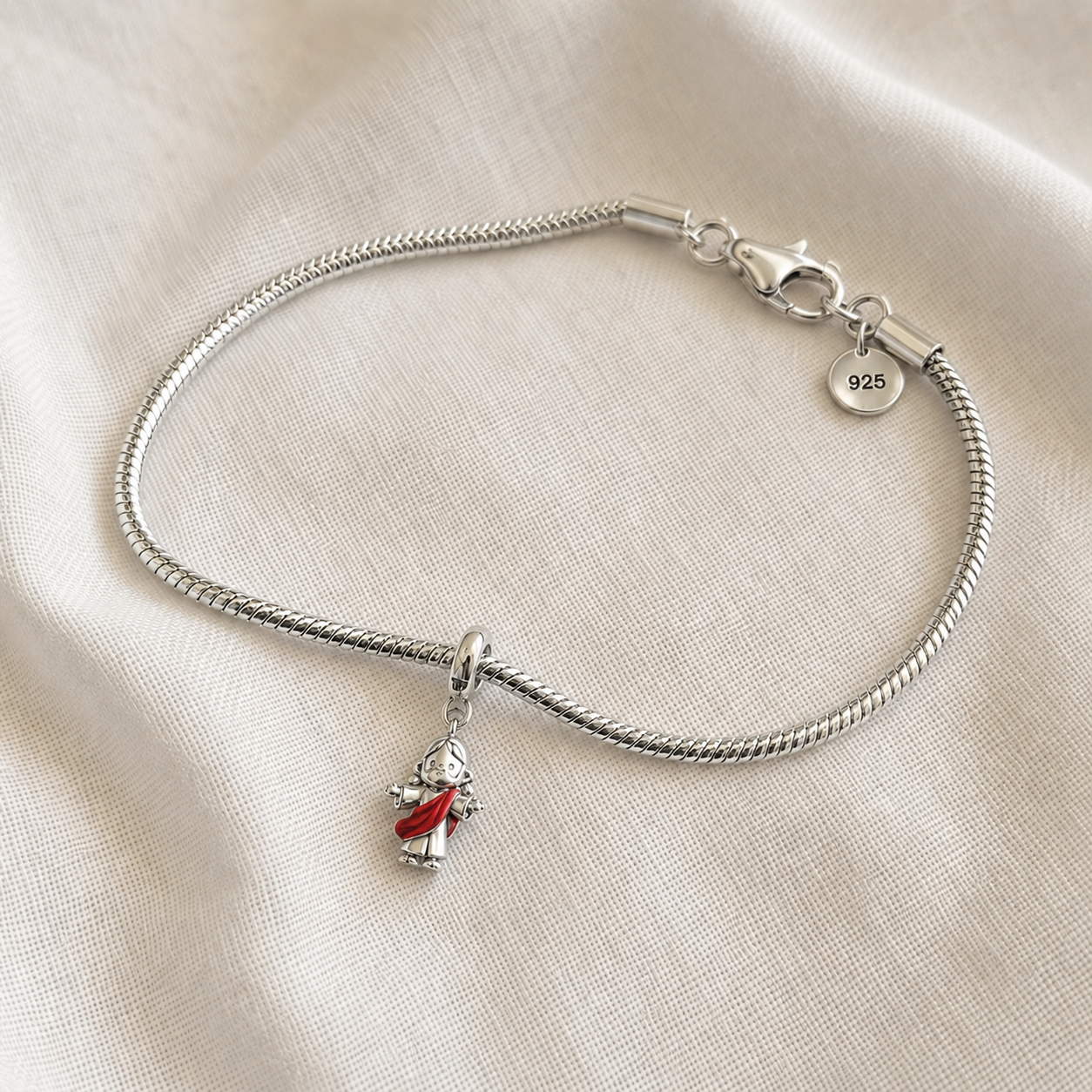 Dije Cristo Rey Resucitado — Plata 925