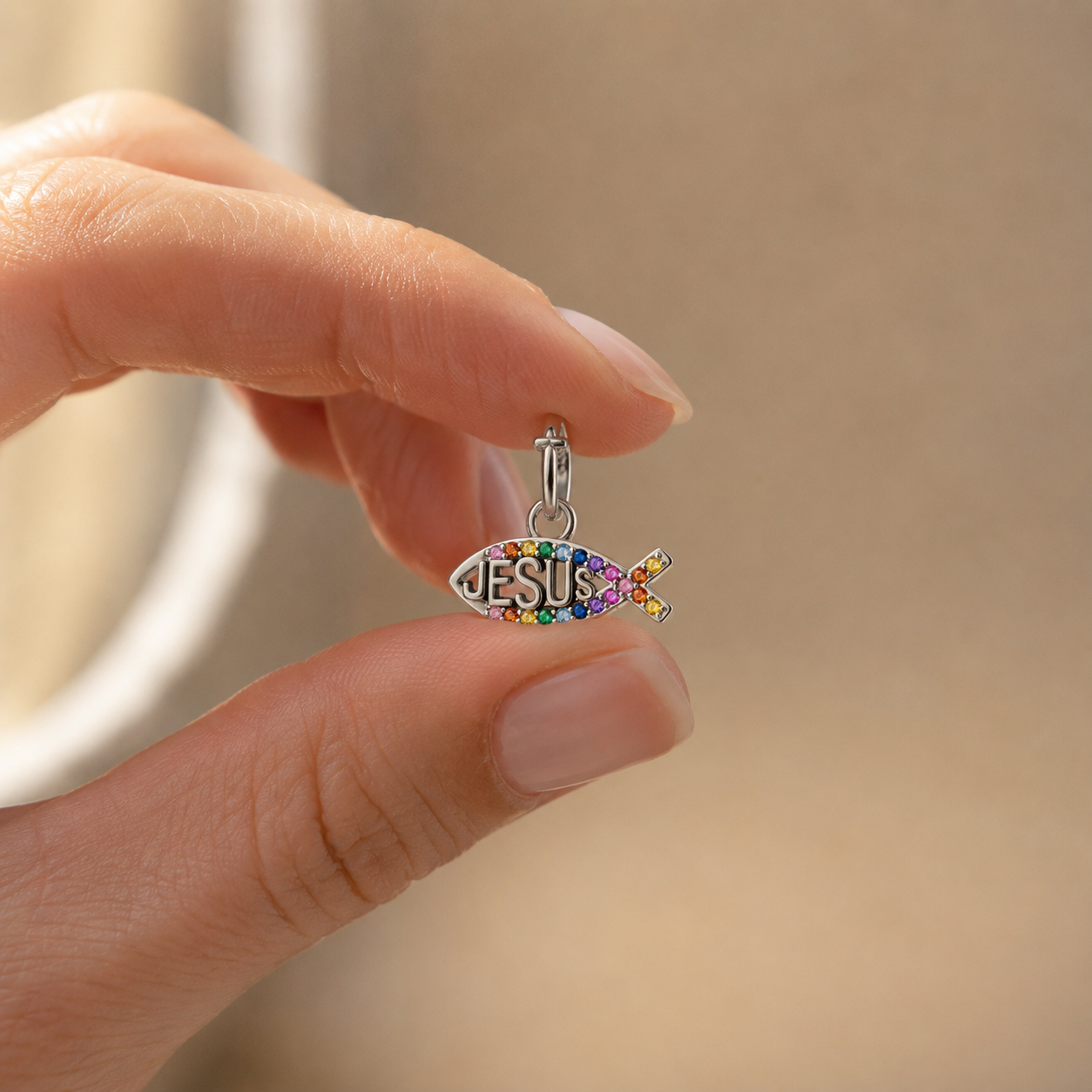 Dije Nombre de Jesús Arcoíris — Plata 925