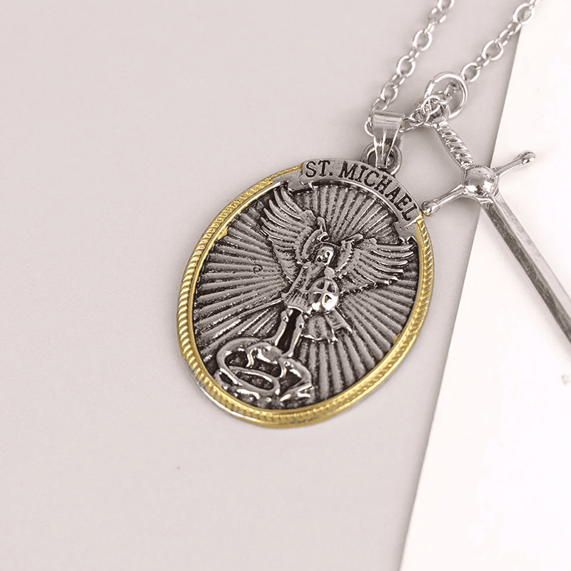 Collar San Miguel Arcángel — Protector Celestial