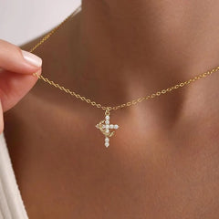 Collar Cruz & Corona – Elegancia y Propósito