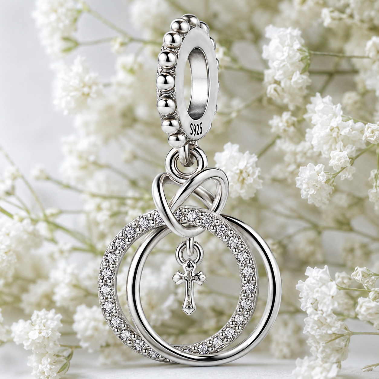 Dije Aros Entrelazados con Cruz — Plata 925