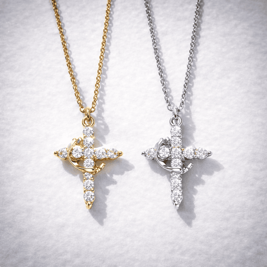 Collar Cruz & Corona – Elegancia y Propósito