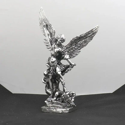 Arcángel San Miguel — Estatua de Protección y Justicia Divina