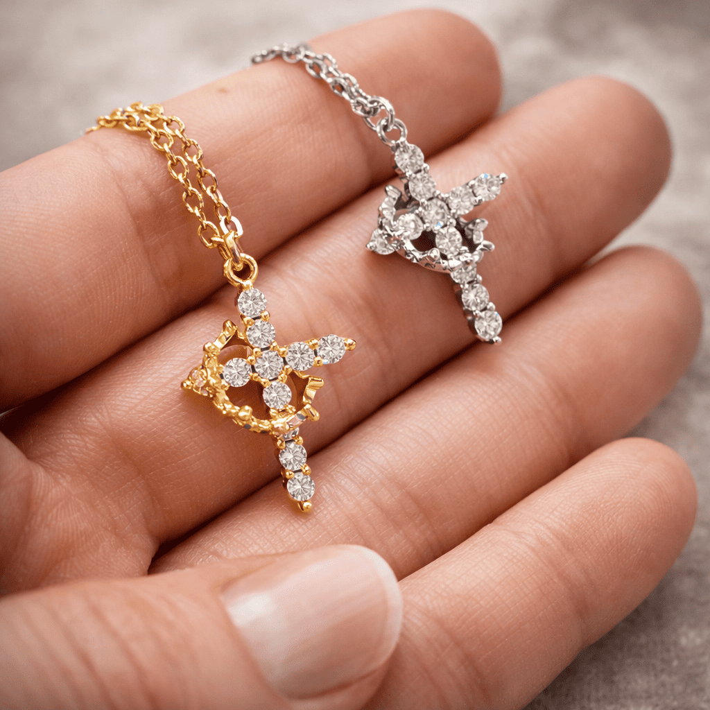 Collar Cruz & Corona – Elegancia y Propósito