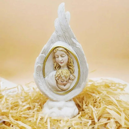 Sagrada Familia — Bajo las Alas del Ángel