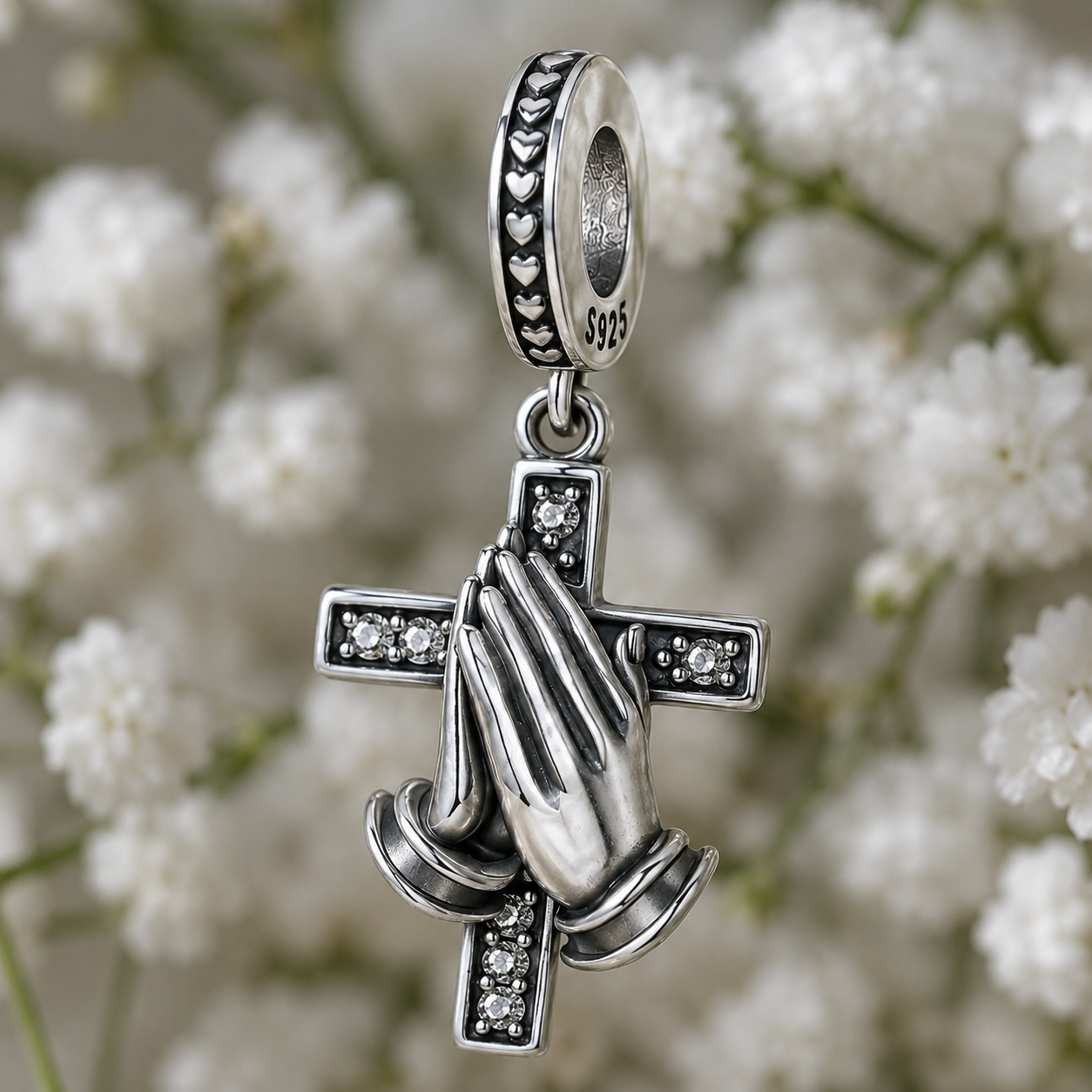 Dije Manos en Oración — Plata 925