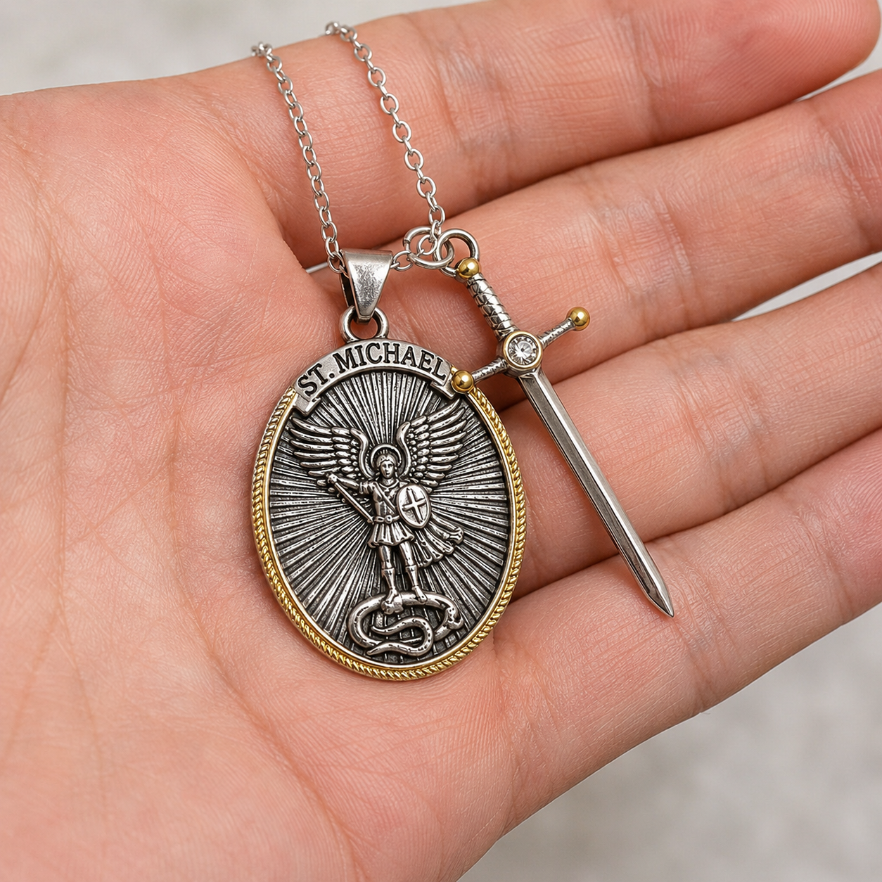 Collar San Miguel Arcángel — Protector Celestial