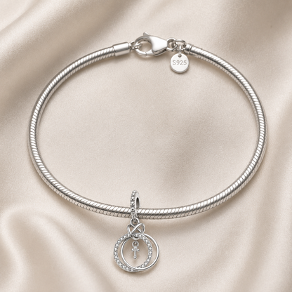 Dije Aros Entrelazados con Cruz — Plata 925