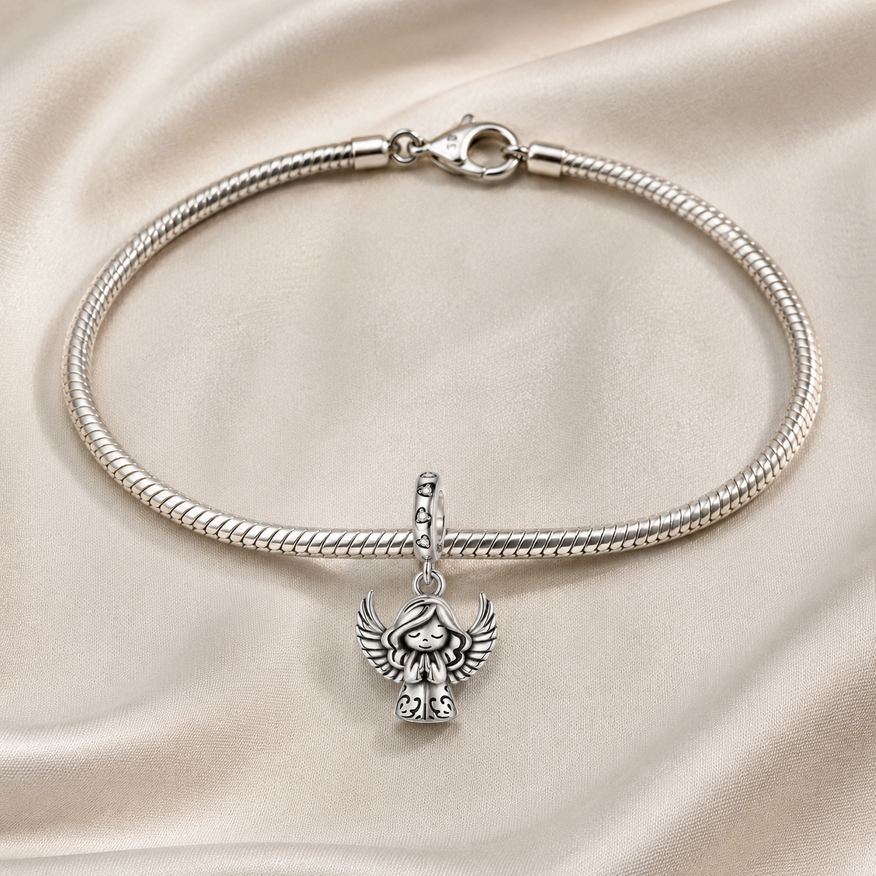 Dije Ángel en Oración — Plata 925